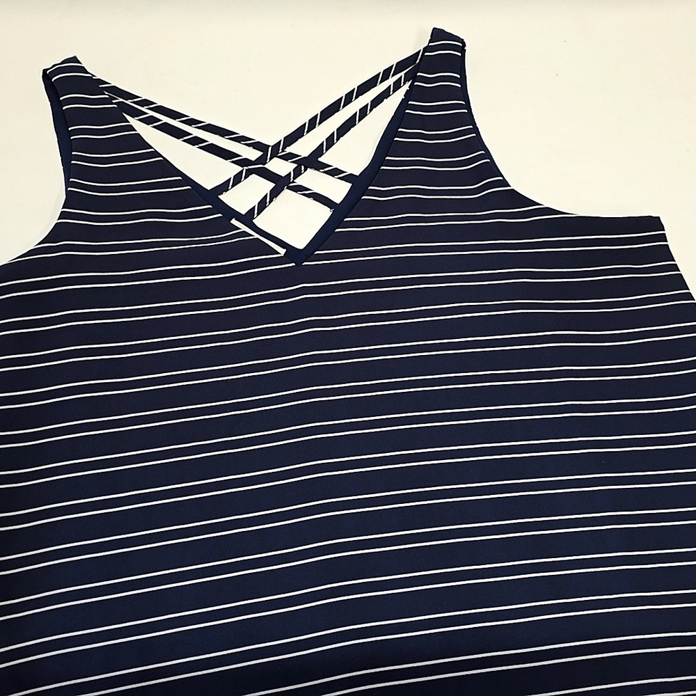 Maurices Tank Top Women Large Navy Blue White Striped Strappy V-Neck Sleeveless‎